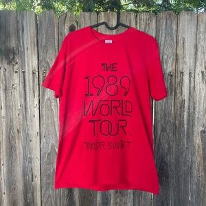 NWOT 1989 Taylor Swift World Tour Merch Red Shirt - Size M